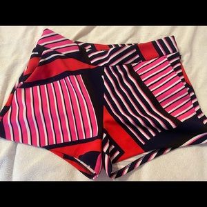 Express woman’s patterned shorts size 2